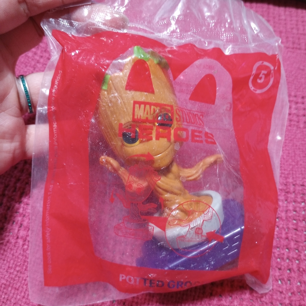 Potted Groot Marvel Studios Heros McDonald's toy